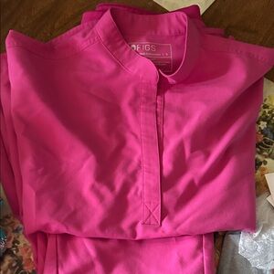 Figs Vibrant Pink Scrub Ensemble